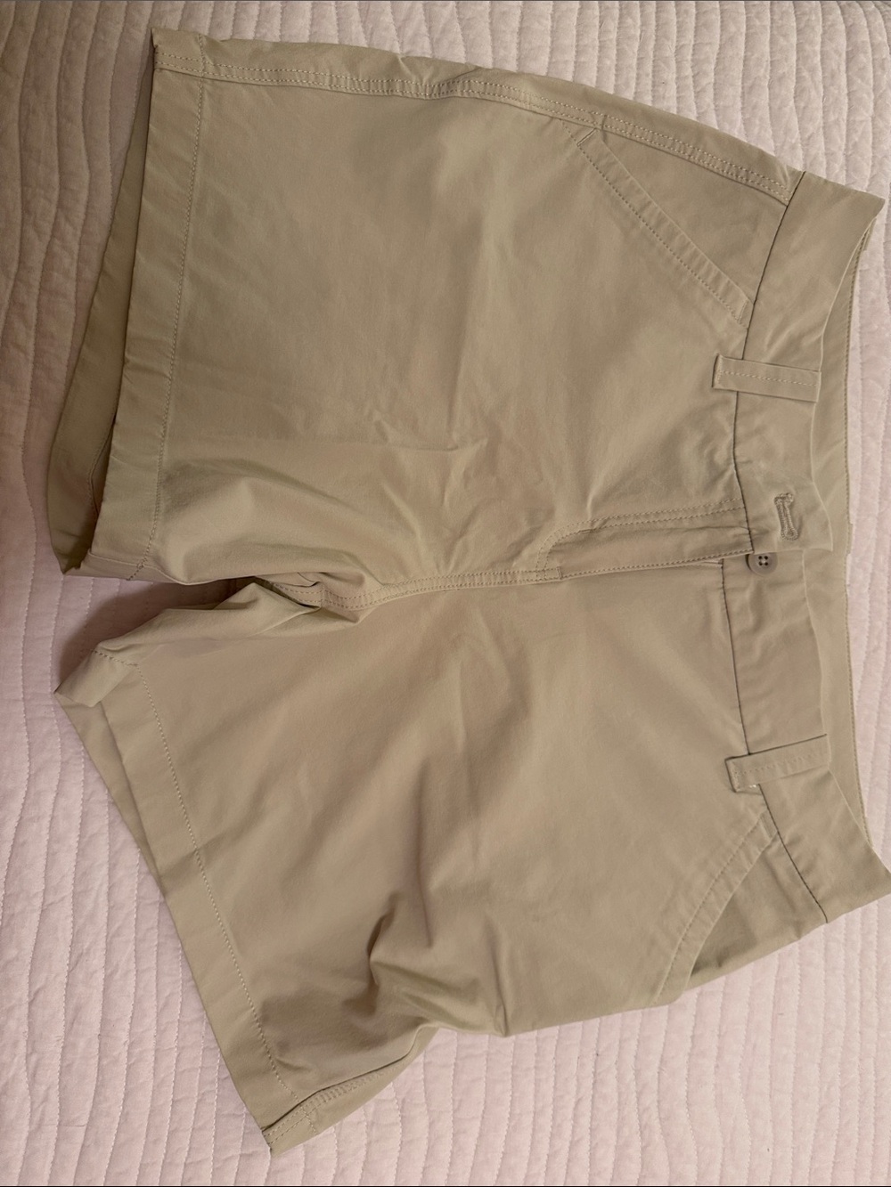 Vineyard Vines Women's Khaki Beige Shorts